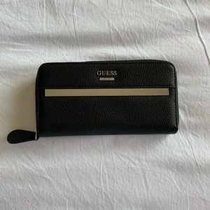 Guess zip around wallet